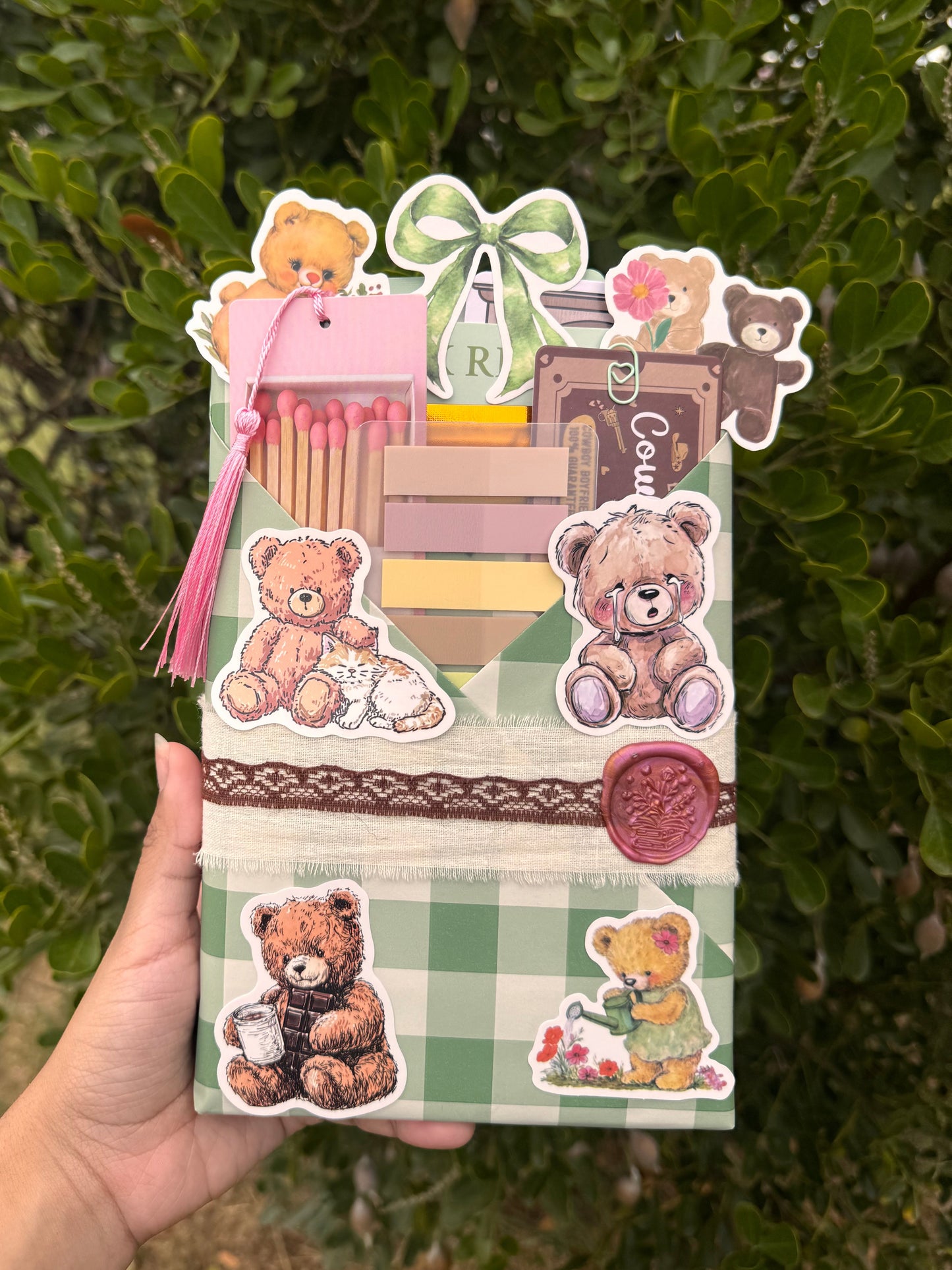 Cozy blind date with a book 🧸