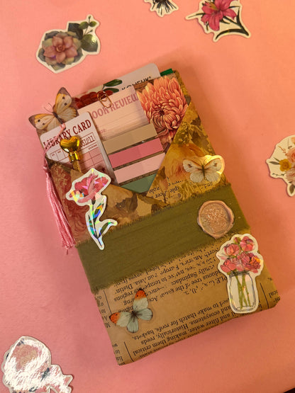 Floral Blind date with a book 💐