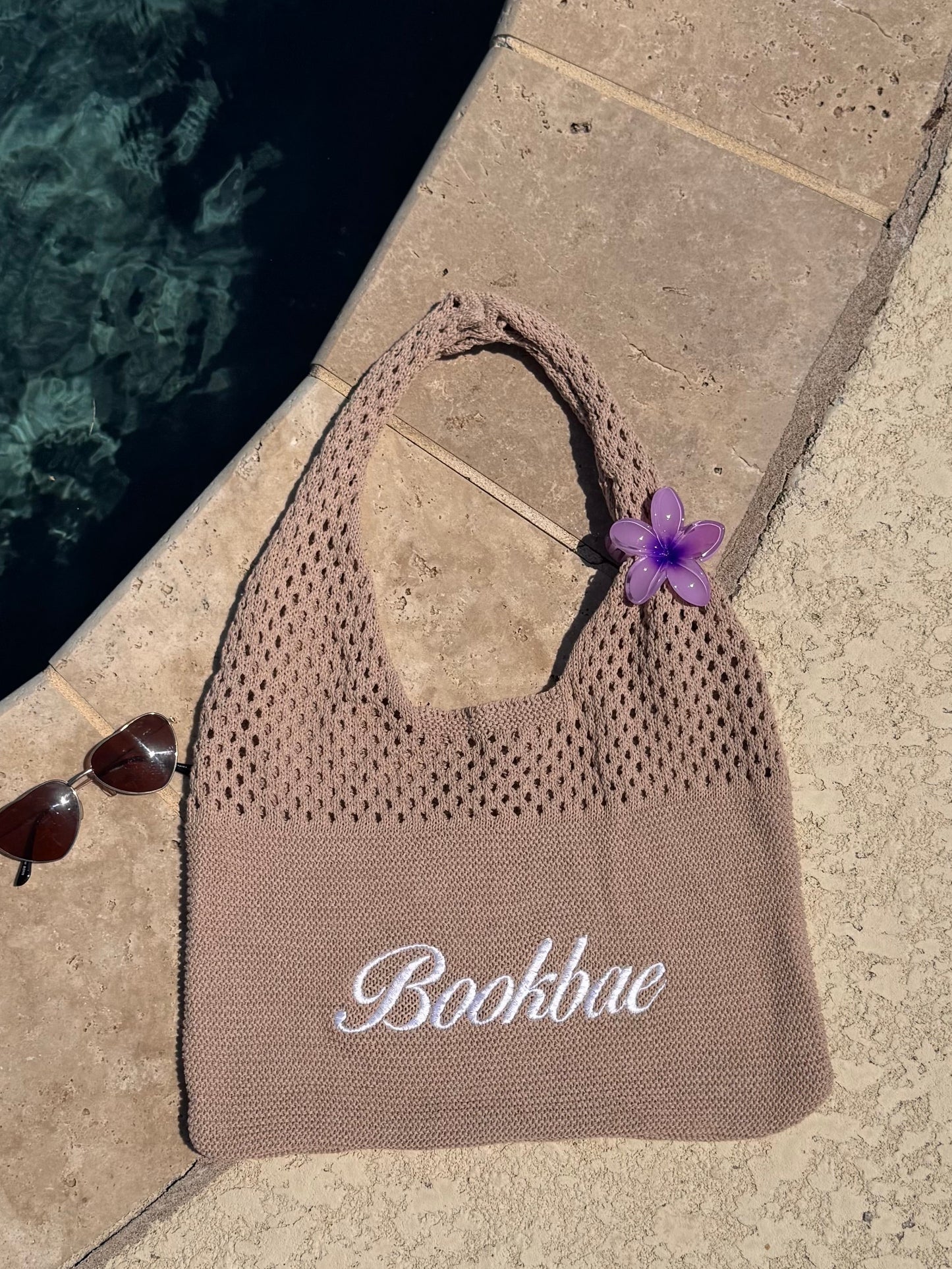 Summer bookish totes 🌺
