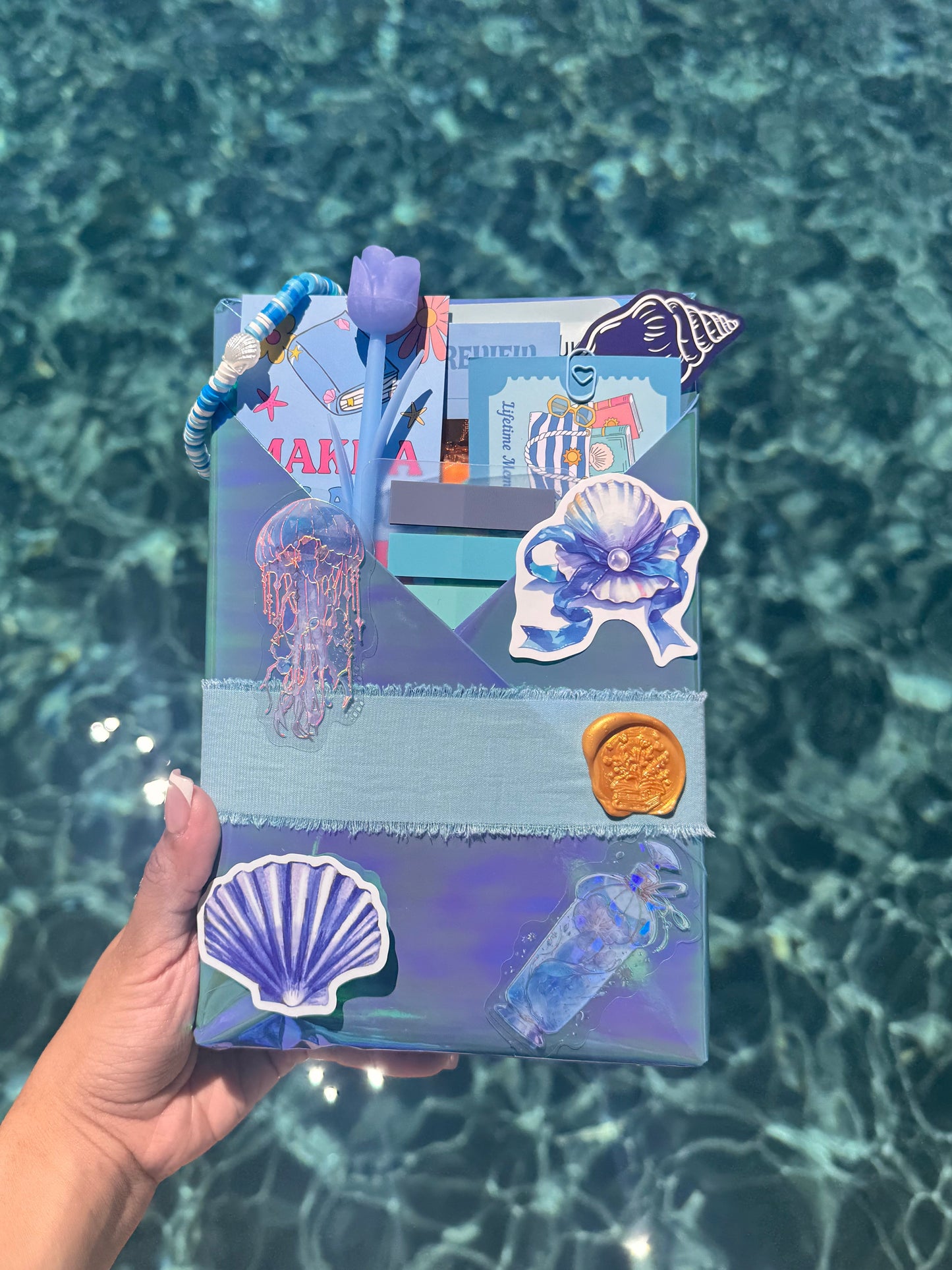 Coastal blind date with a book 🌊
