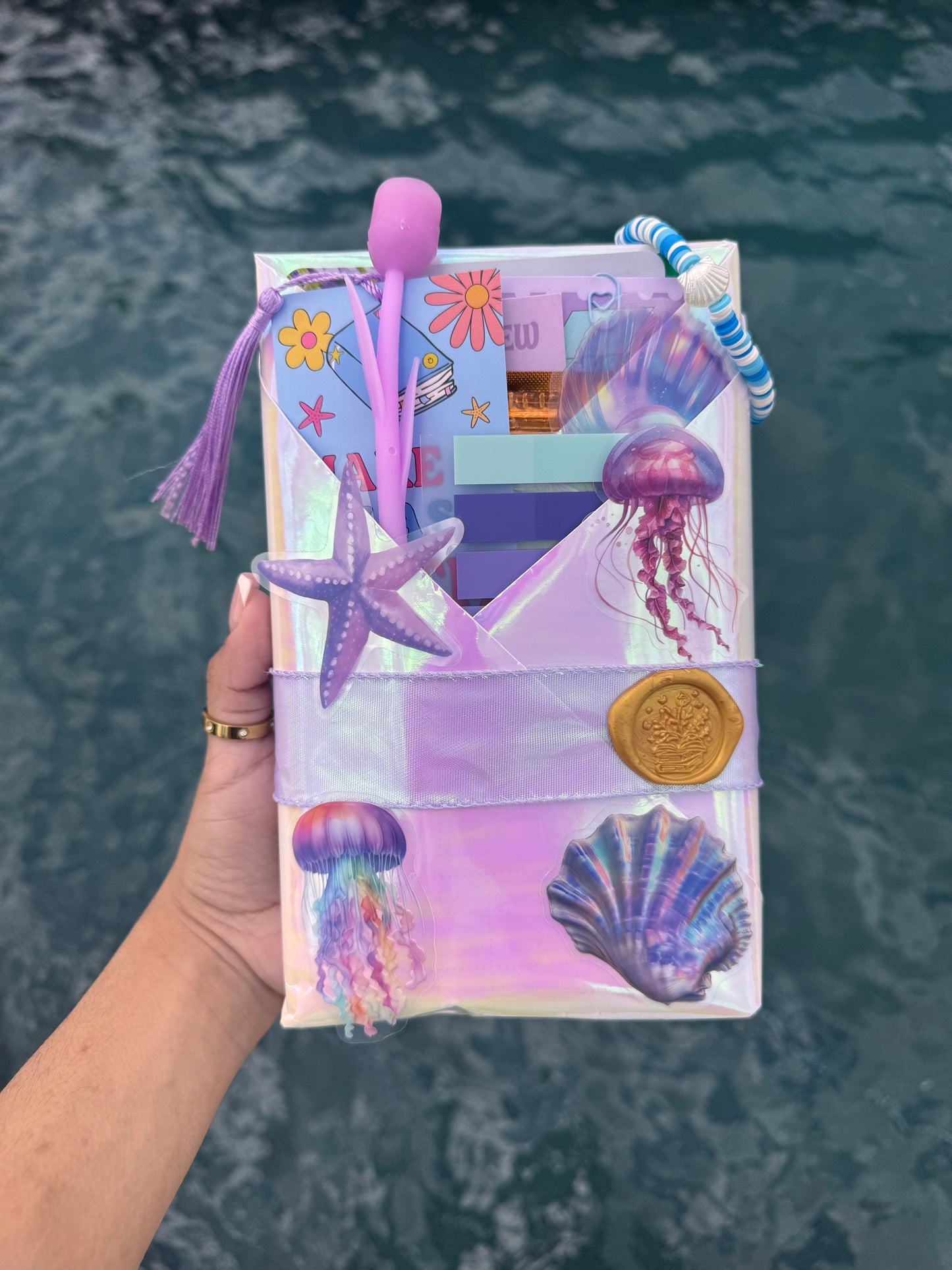 Coastal blind date with a book 🌊